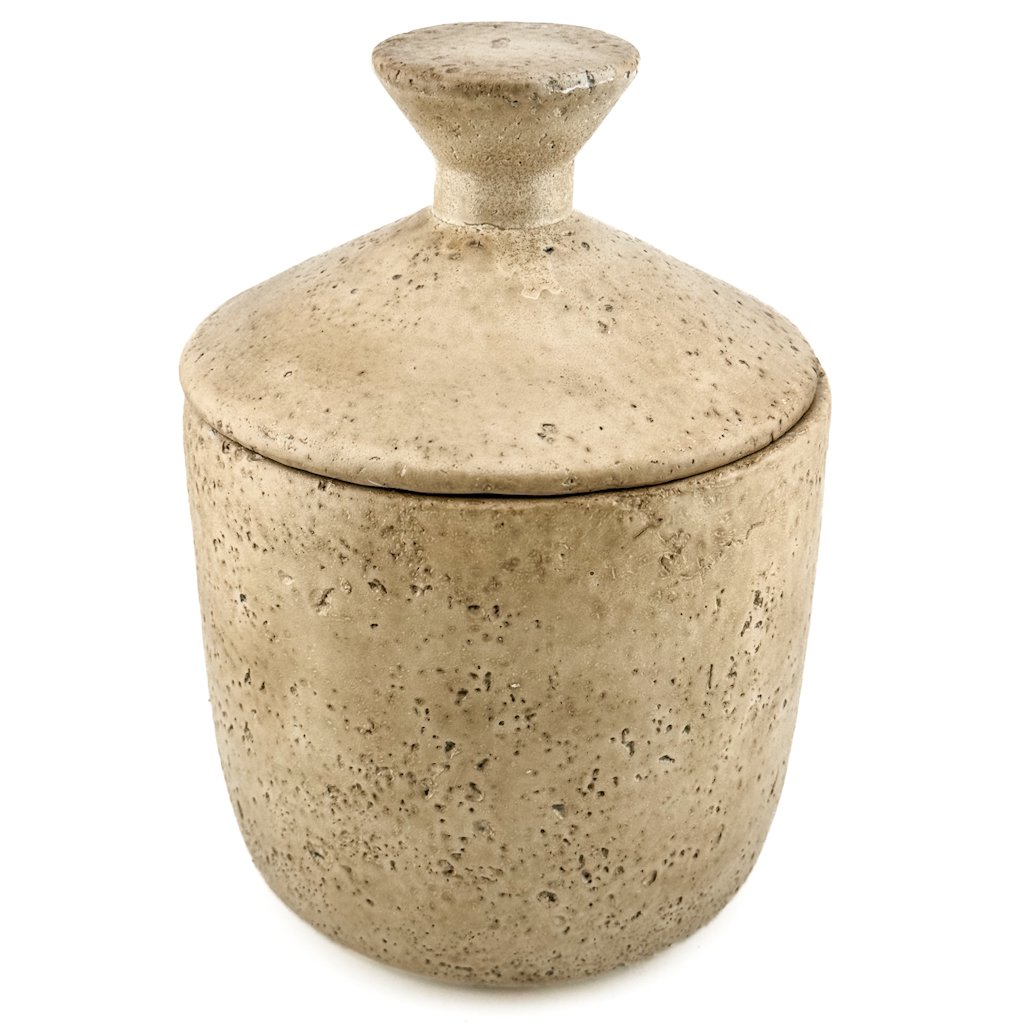 Earthenware pot with beige lid