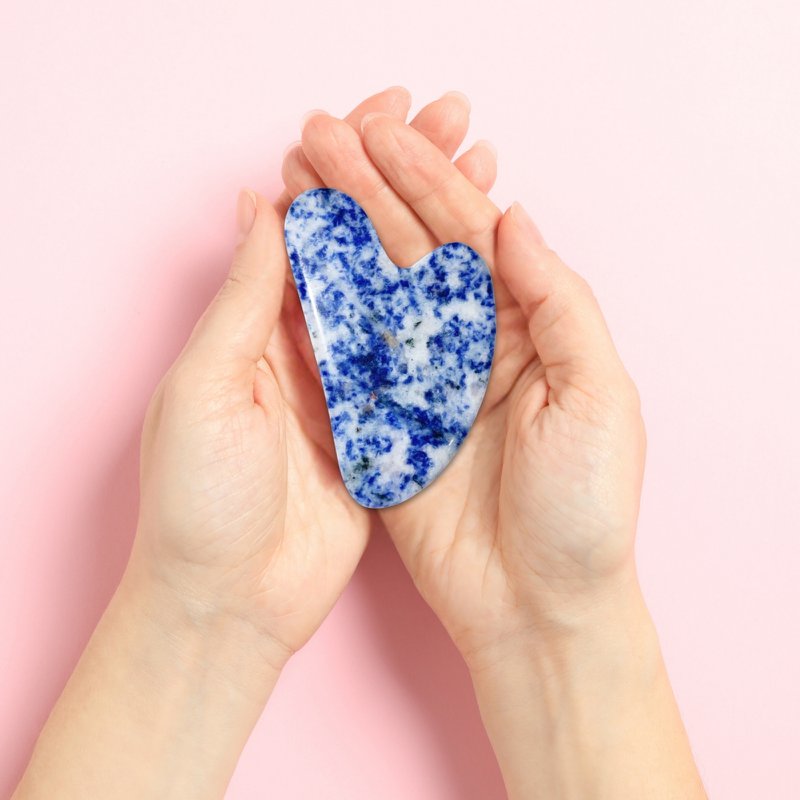 Gua Sha Sodalite Bleue - Masseur Face and body in natural stone - Stimulates circulation - firmer and elastic skin