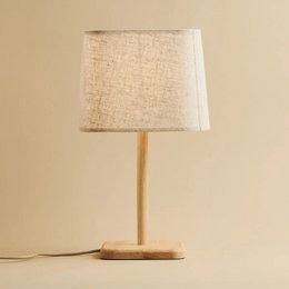 Marley Holzlampe mit beigem Schirm