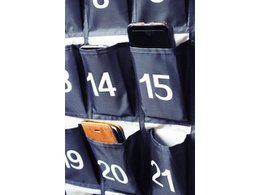 Telefontaske Kangaro 30 rum med individuel nummerering 79 x 60 cm i polybag + 4 S-kroge