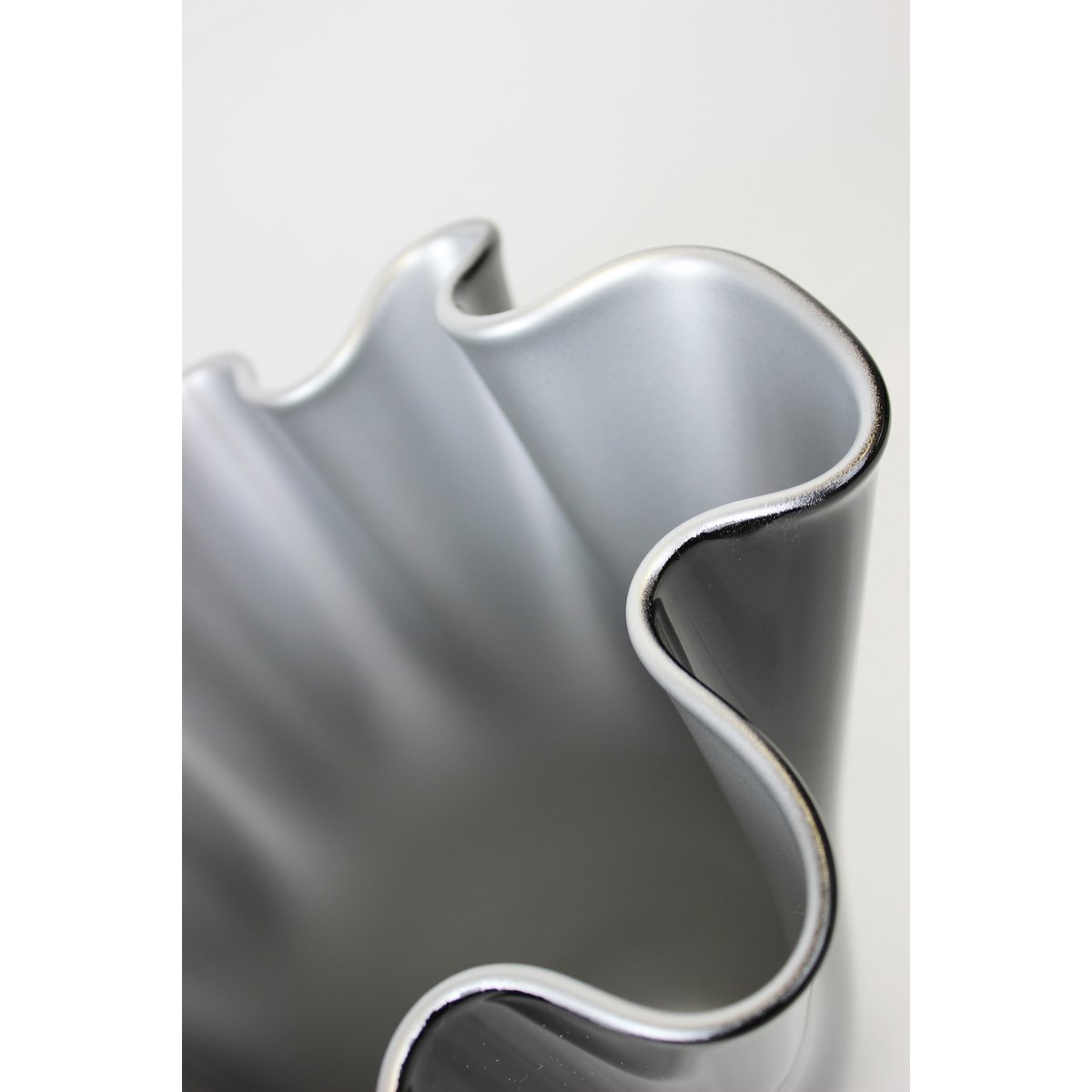 Vase glass wavy two-tone black silver glass vase table vase