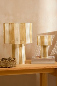 Farbeige Tischlampe