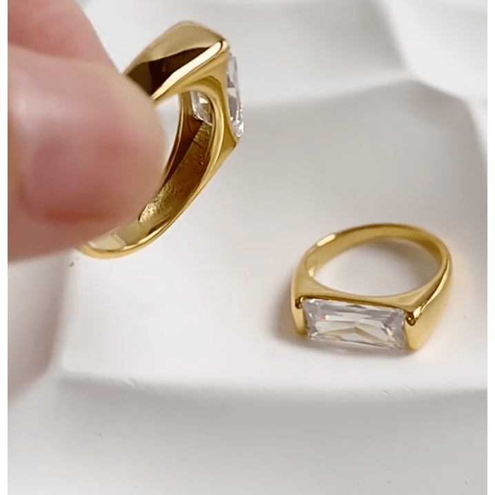 Aloysha - Baguette Diamond Ring
