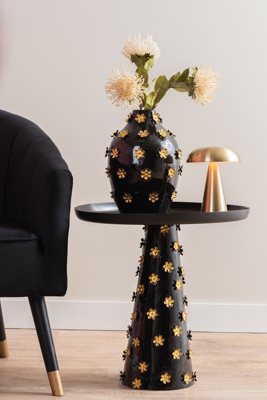 Vase gyldne blomster