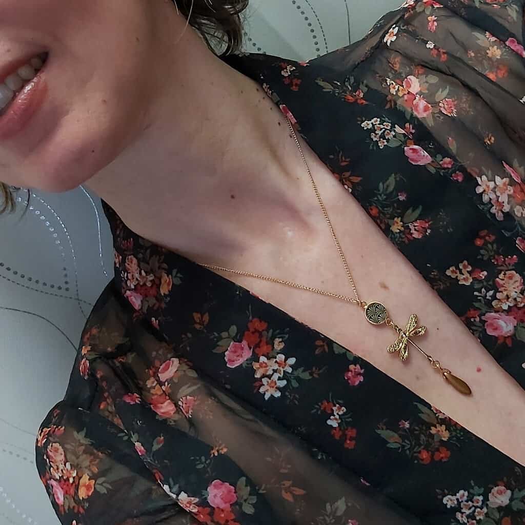 Collier libellule vagues japonaises Idée Cadeau Fête des mères Cadeau Maman intemporel boheme chic