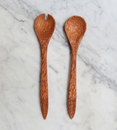 Salad servers made of coconut wood