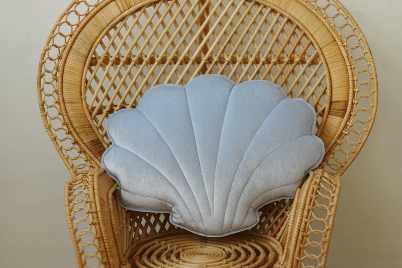 "Blue Pearl" Velvet Shell Pude