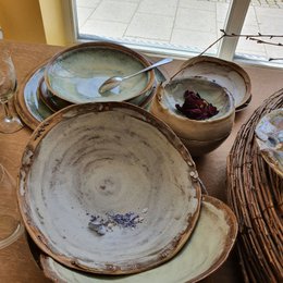 Tray approx. 28 (W) cm x 16.5 (L) cm x 1.5 cm (H)) crockery, handmade, stoneware, unique, creamy white, matt