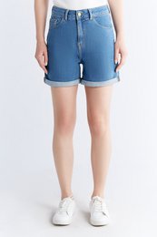  Women's high-waisted denim shorts in a light blue "Day Sky Blue" color. Features a classic 5-pocket design and a relaxed, mom-style fit.