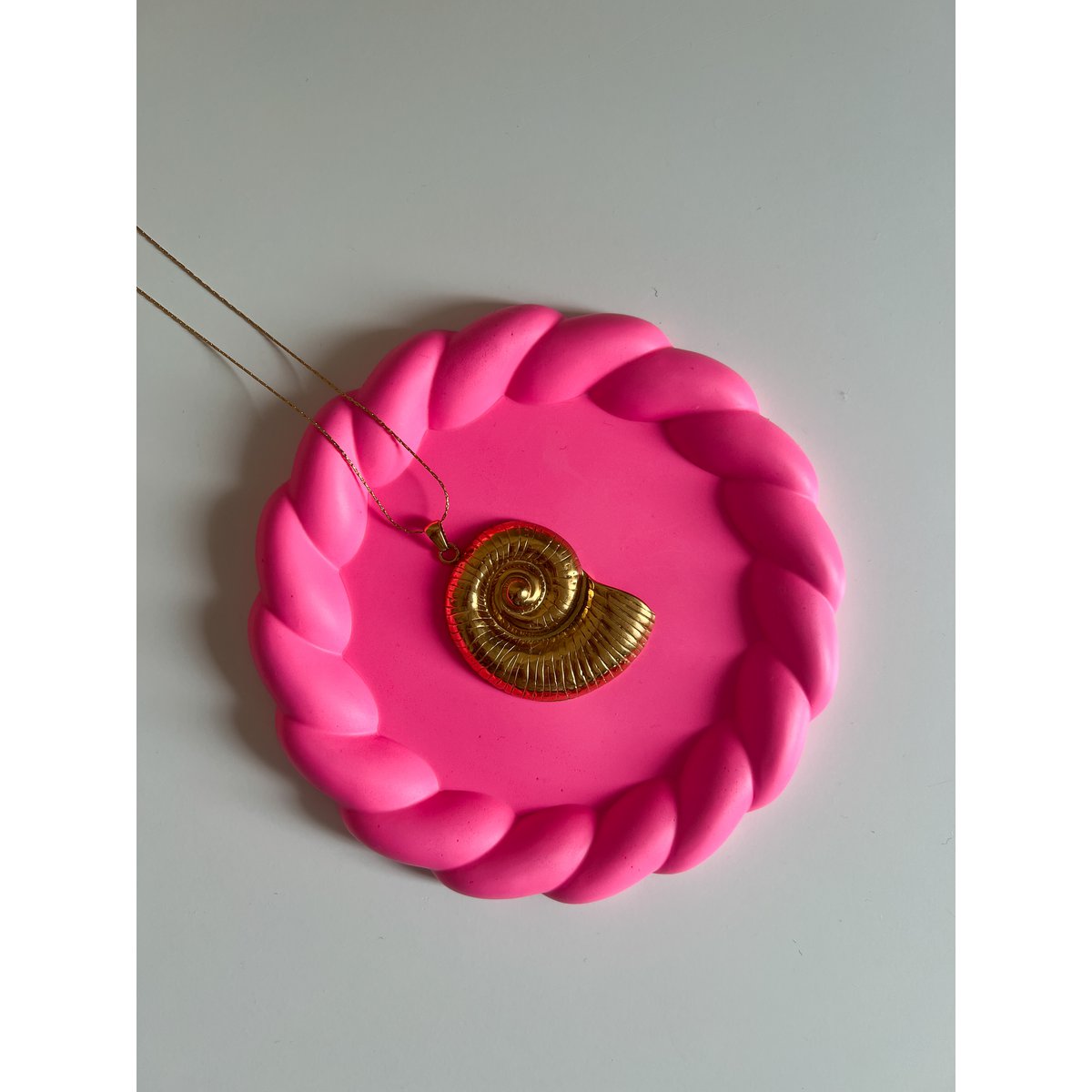 Vassoio Twist rosa neon