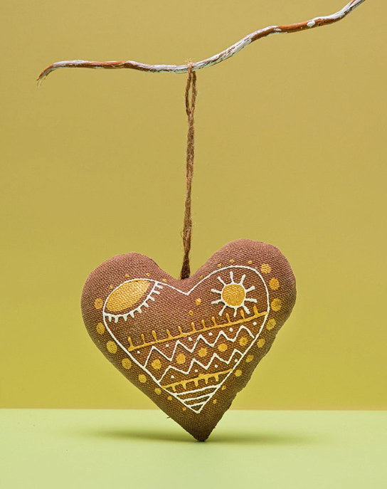 Textile ornament Vanilla and cocoa scented "Coffee heart with snails"
