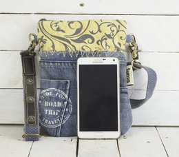 Sunsa petit sac à bandoulière durable. Sac à bandoulière pour femme fabriqué à partir de jeans recyclés et de toile (toile). Sac à main style rétro vintage. Sac bandoulière pour femme.