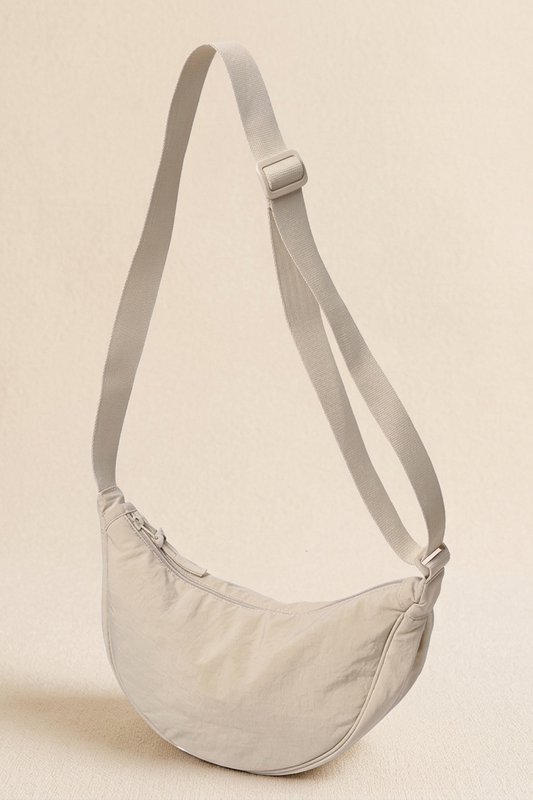Bolso media luna con bandolera de nailon