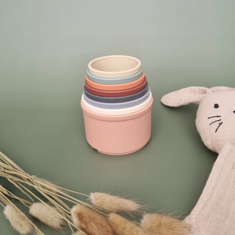 Rattle Stacking cups / Stacking tower earth tones 8 pieces