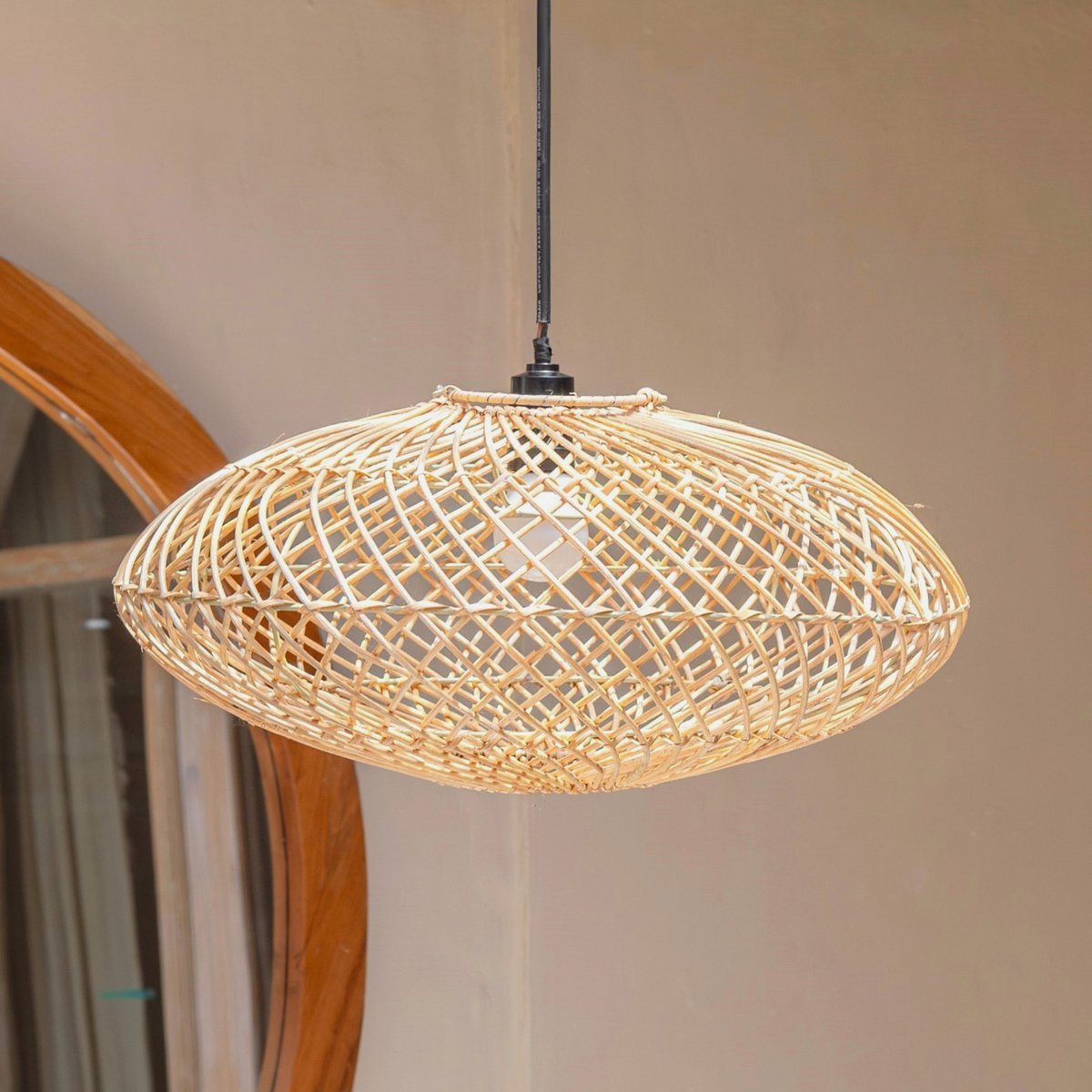 Rattan Abszade-BOHO Wiselant Light-Natural Suiling Lampa-Lampa w kształcie dysku-płaskie ręcznie tkane światło sufitowe (Ø 40 cm) Arana