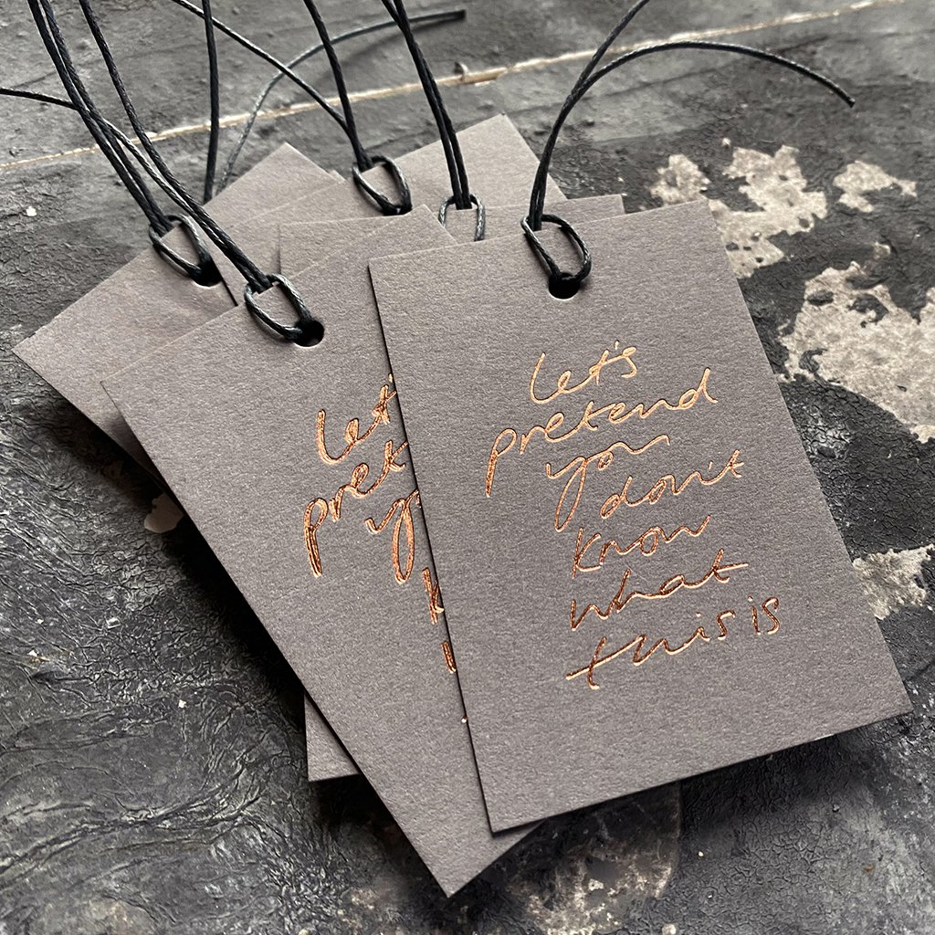 Lassen Sie uns so tun, als wüssten Sie nicht, was das ist – handfolierte Geschenkanhänger