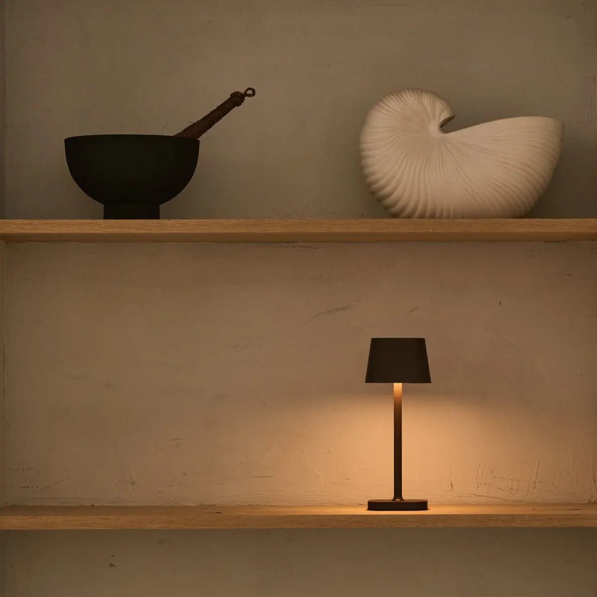 Lampe de table rechargeable marron moka Ava