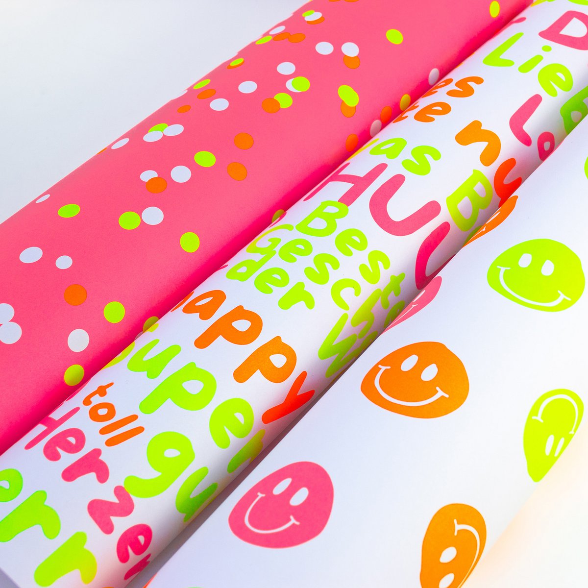 Papel de regalo “Smiley” hecho con papel reciclado