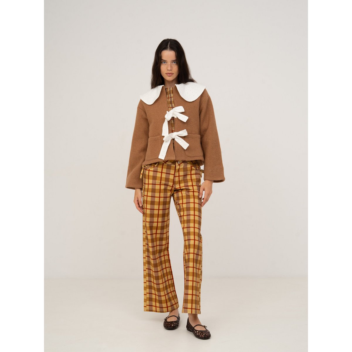 Babydoll Collar Brown Jacket Perfume