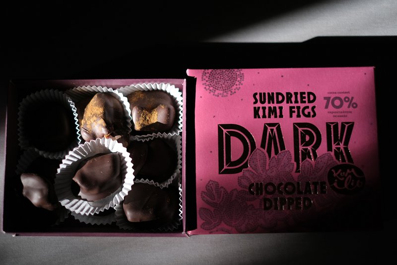 KUMILIO Figues Kimi séchées au soleil de qualité supérieure trempées dans du chocolat noir 70 % - Coffret cadeau
