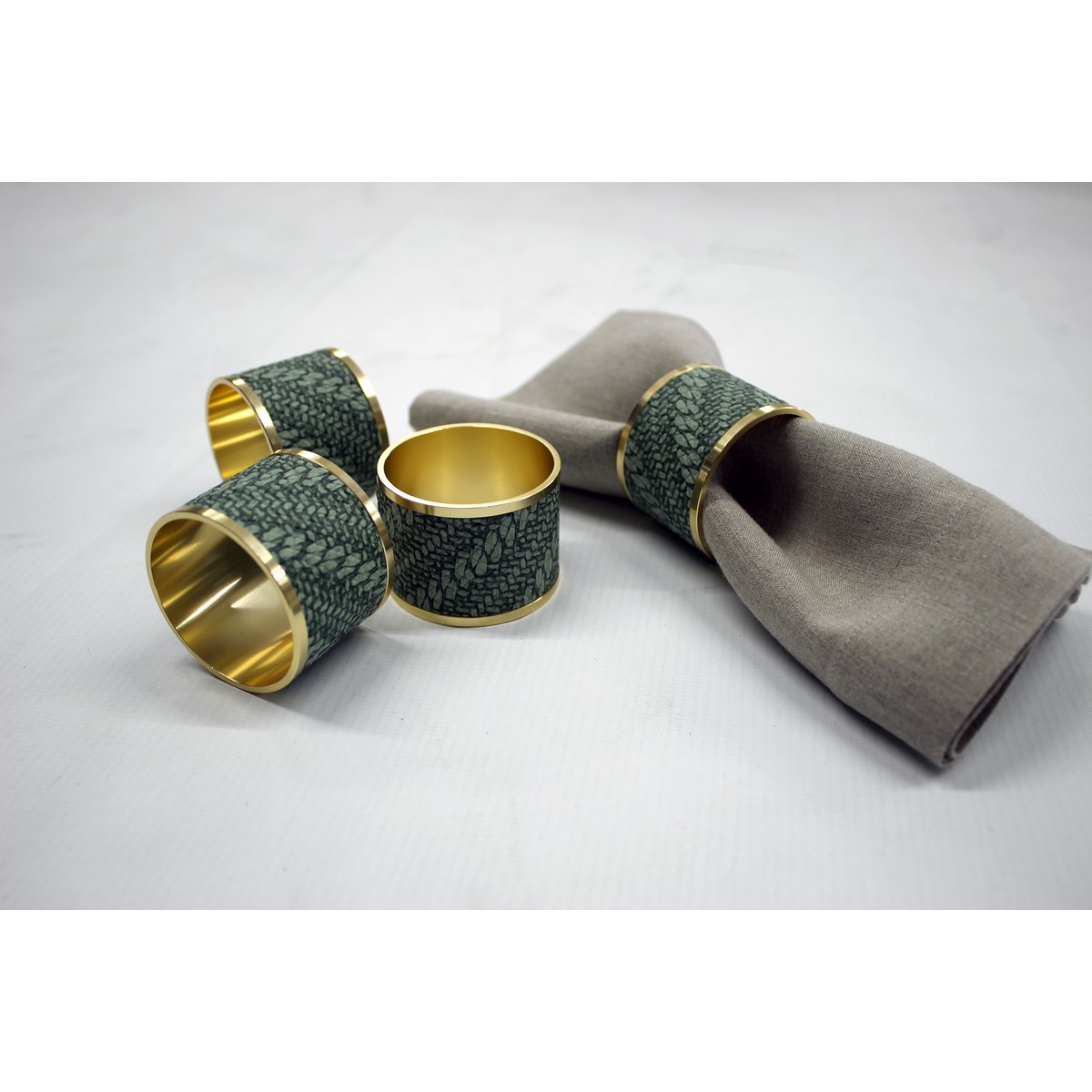 Anelli tovaglioli da 4-Er Set di pelle sintetica in ottone chiaro