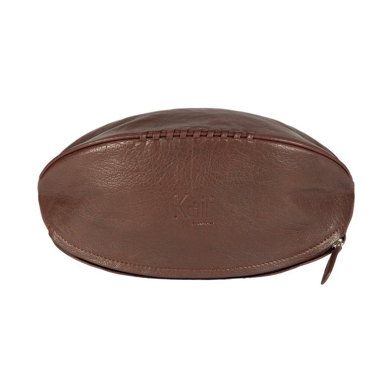 K0011BB | Beauty Case "Rugby Ball" in Genuine Leather - Color: Dark Brown - Internal elastic to hold bottles - Zip closure - Dimensions: 35 x 14 x 14 cm - Packaging: TNT bag