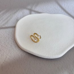Sparkling Hug -Polsino per orecchio con zircone placcato oro