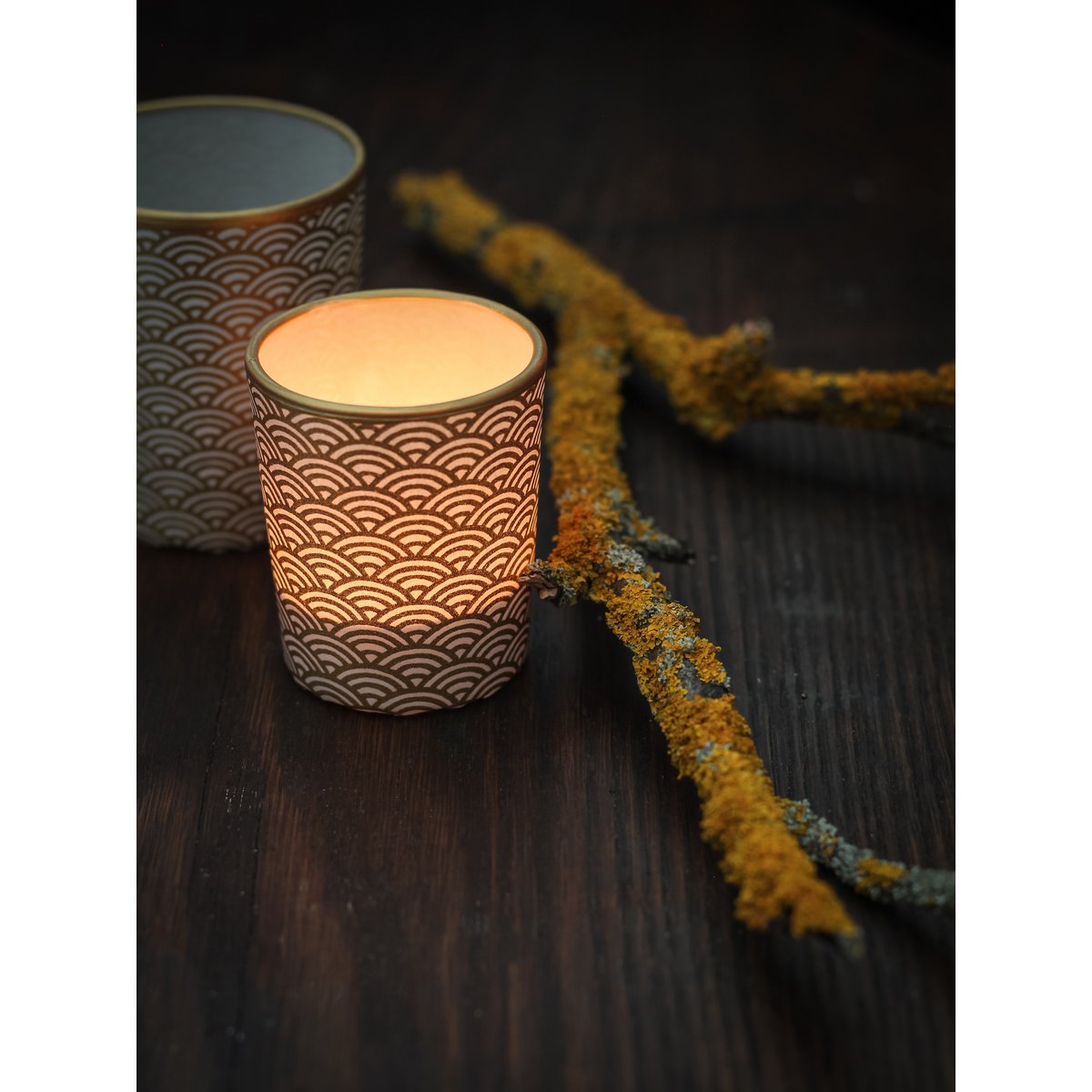Medium fyrfadsstage lavet af glas & Chiyogami papir | Vand / guld | Håndlavet