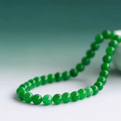 Collier de perles de jade impérial