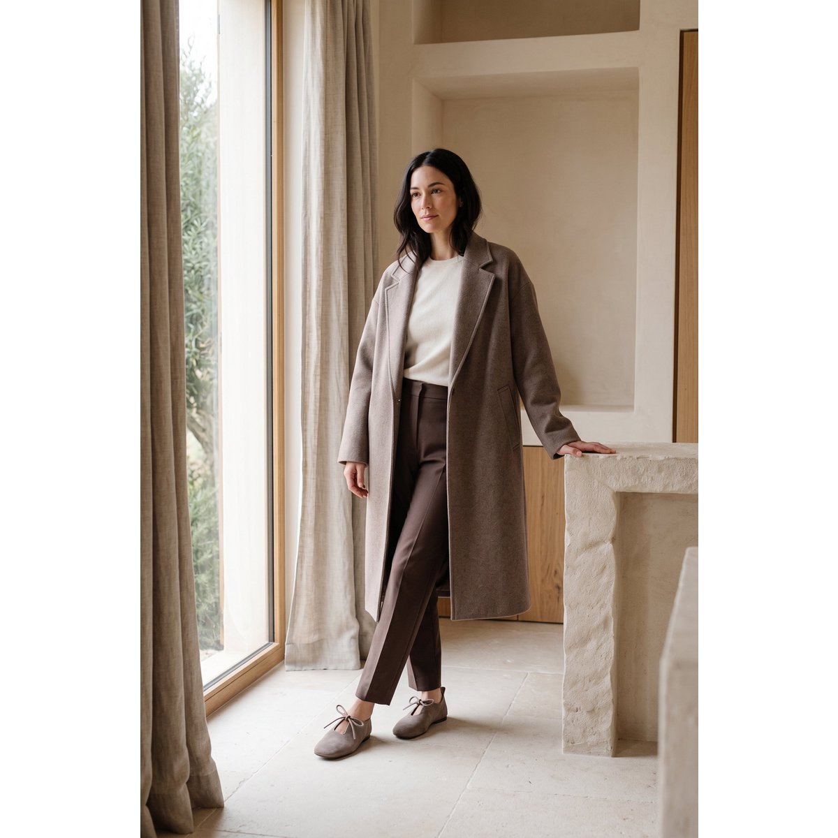 KATY DARK TAUPE – Ballerinas aus weichem Leder mit Schnürung vorne