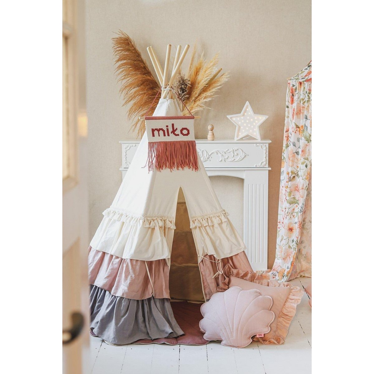 Juego de tipi "Powder Frills" con volantes y tapete de concha "Powder Pink"