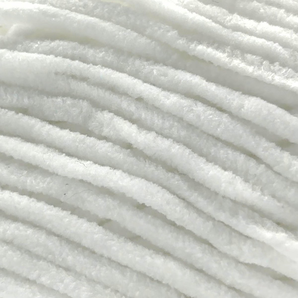 Sensy Velvet Slim Garn, Amigurumi Garn, 3,5 oz, 218 Yards, Gauge 3 Light