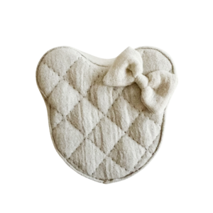 Bear box with bow 7x7cm tetra ivory