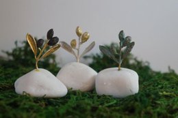 Dekorative Olivenzweig-Goldskulptur, handgefertigte Baumstatue für Wohndekoration, einzigartiges Geschenk, vergoldetes Messing, minimalistisches Design