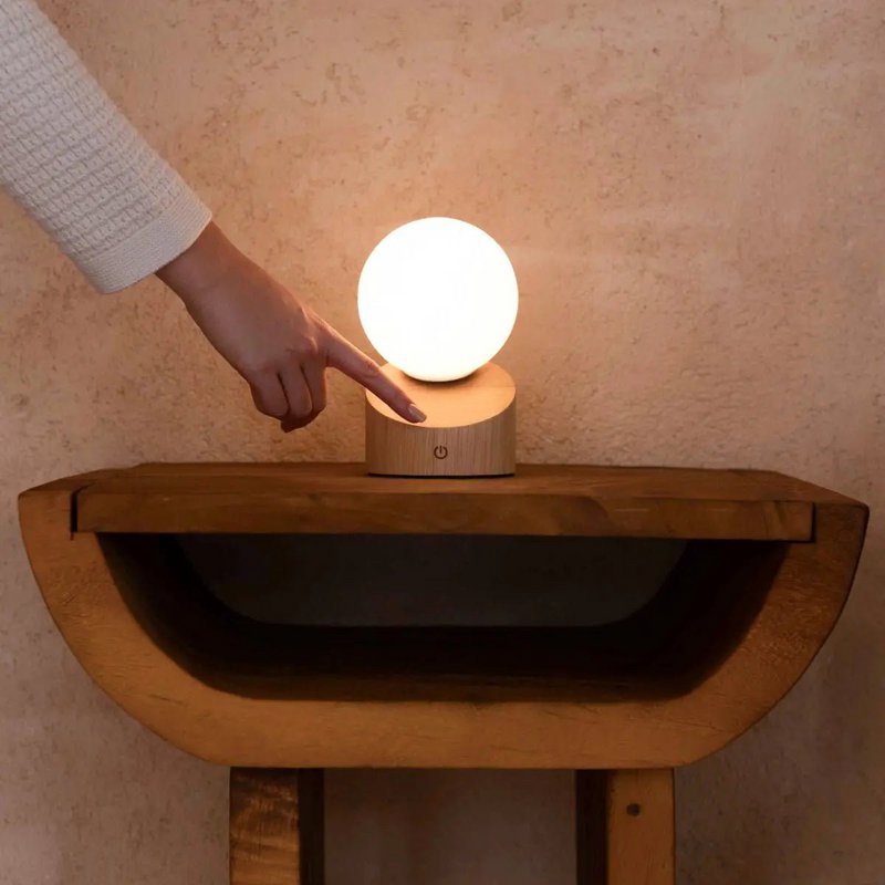 Morris lysebrun genopladelig lampe