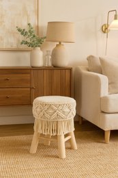 Bohemian wooden stool with handmade macramé - Ø32 x 42 cm - boho side stool / seat stool / ottoman of natural materials - decorative stool for living room, hall or bedroom - brown