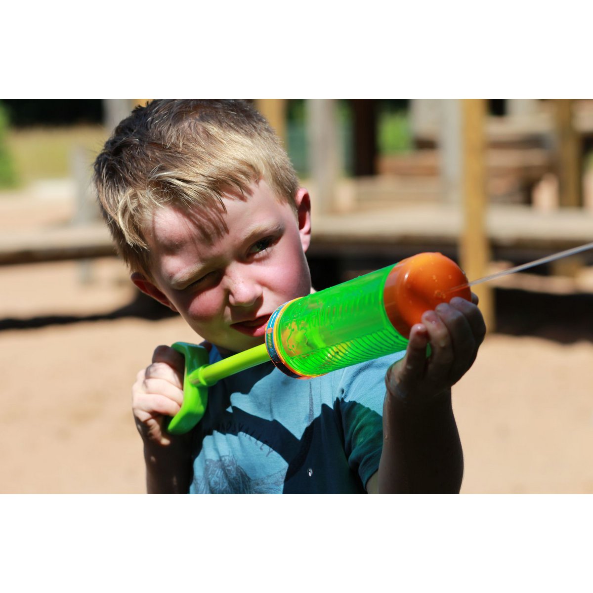 Pistolet na wodę Water Shooter 30 cm, rozpyla do 12 m, 3 kolory różne
