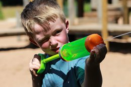 Pistola ad acqua Water Shooter 30 cm, spruzzi fino a 12 m, 3 colori assortiti