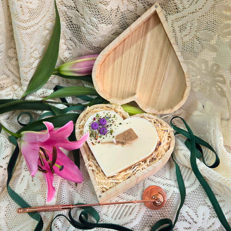 Herz-Geschenkbox, großes Herz mit Blaubeeren
