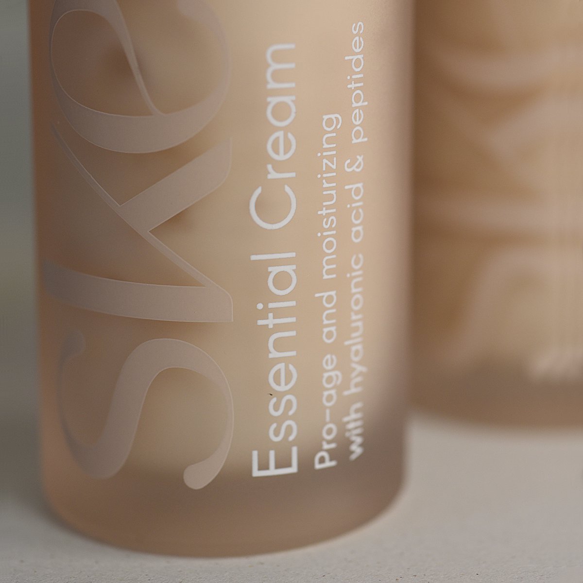 Anti-aging vochtinbrengende crème met hyaluronzuur en peptiden