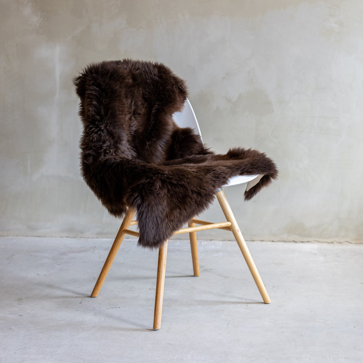 Value-Grade Sheepskin Rug | High-Volume | 4 Styles