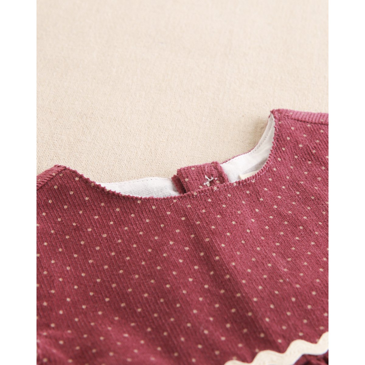 Lilafarbenes Babymädchenkleid aus Cord mit passender Pumphose P70-11604022