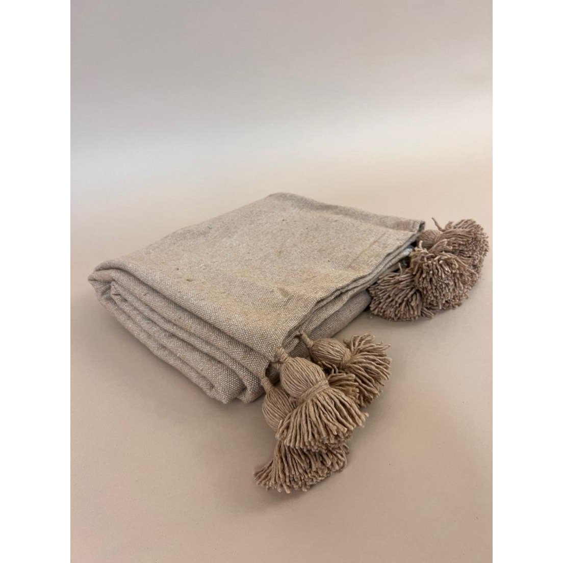 POMPON PLAID MEDIUM