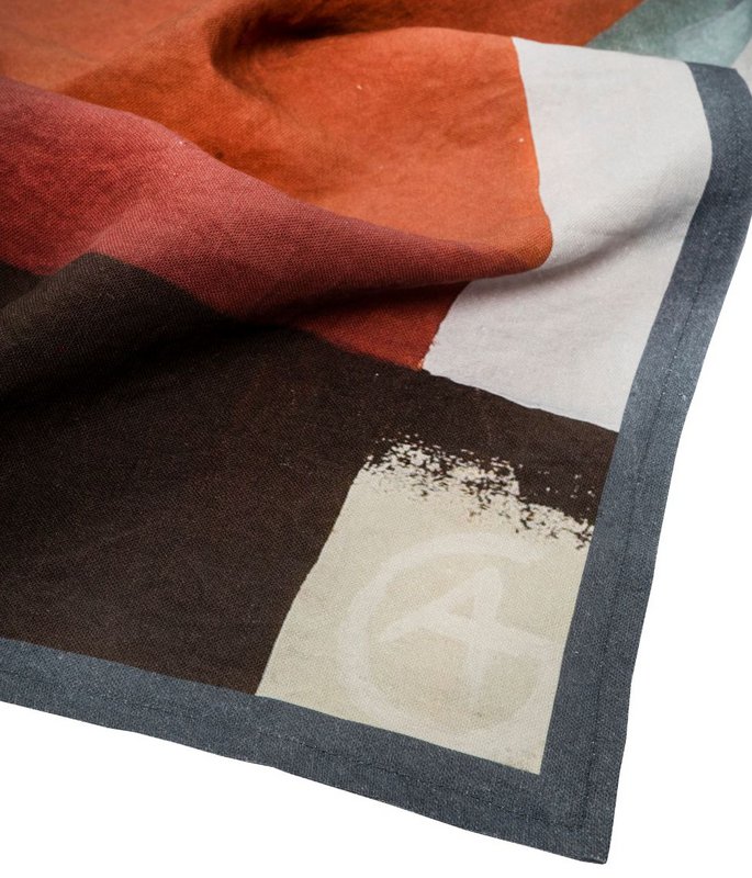 Linen beach towel Crane - Agnė Kišonaitė