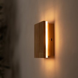 Ładowalna lampa ścienna Lane w kolorze jasnobrązowym