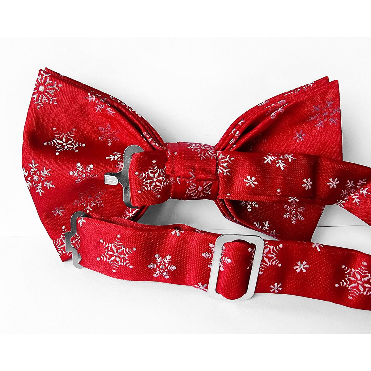 Bowtie - Red with snowflakes