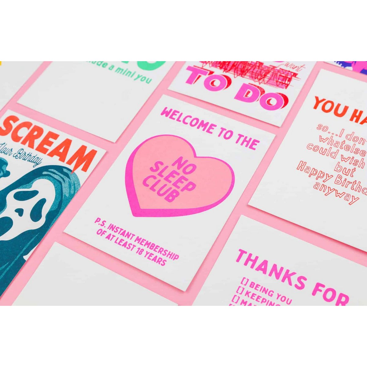 Estampado Riso No Sleep Club rosa