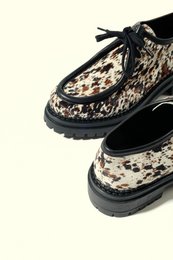 ODDA COW PRINT – Wallabee-Schuhe mit dicker Sohle