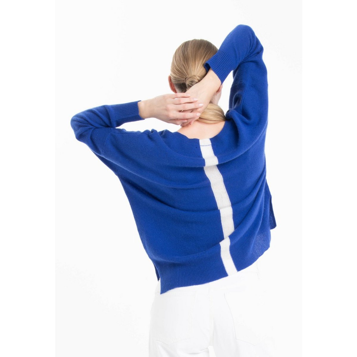 NAMI 23 Maglia in cashmere con scollo a V e riga blu petrolio/ecrù