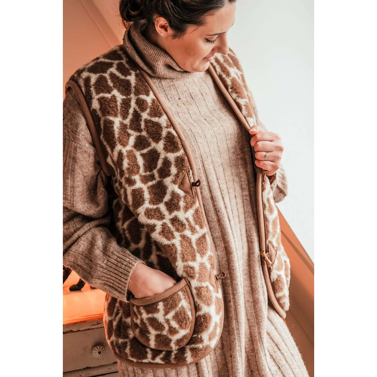 Woolen body warmer – Giraffe – Adults